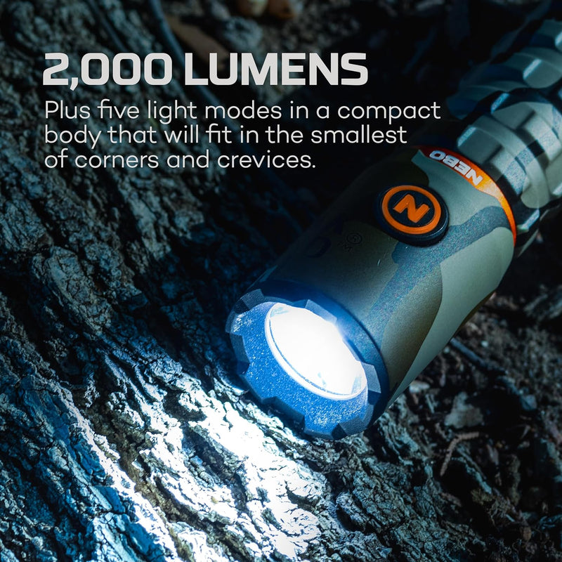 Load image into Gallery viewer, 2000 LUMEN FLASHLIGHT
